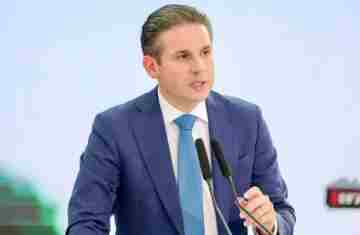  Fim da Escala 6x1 pode ser votado em maio, diz presidente da Câmara 